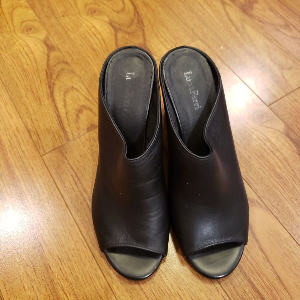 Leather shoes